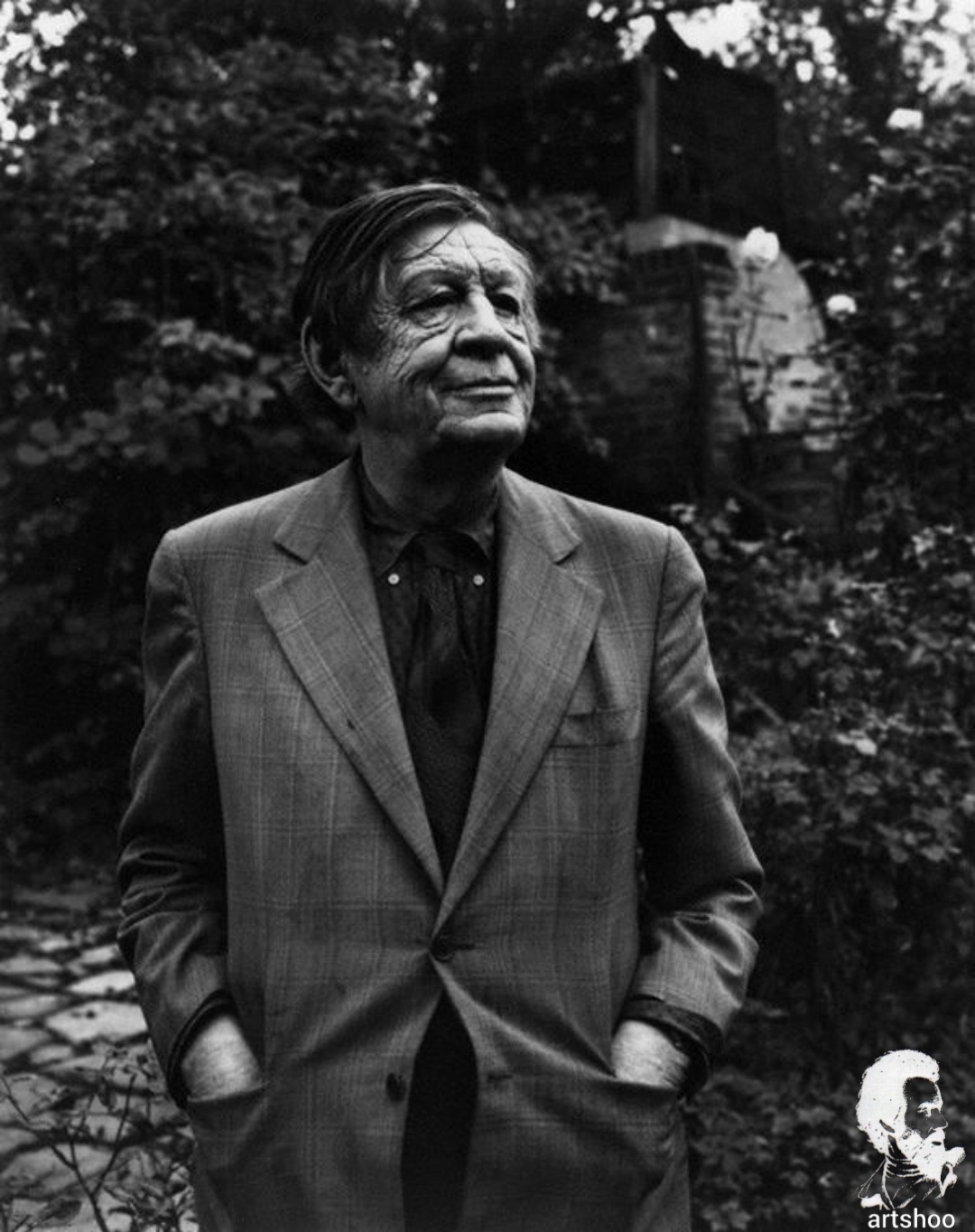 مدل پرتره سیاه قلم